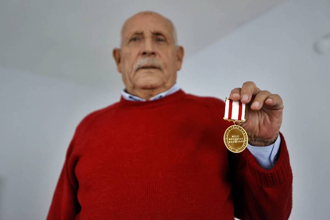 Savaştan 50 yıl sonra 'Sen gazisin' dediler! 80 yaşında gazilik madalyası ve berat belgesi alacak 6